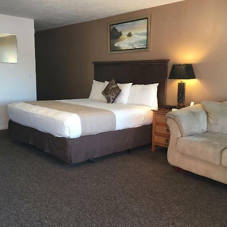 Rest Assured Inns & Suitesモントピリア エクステリア 写真
