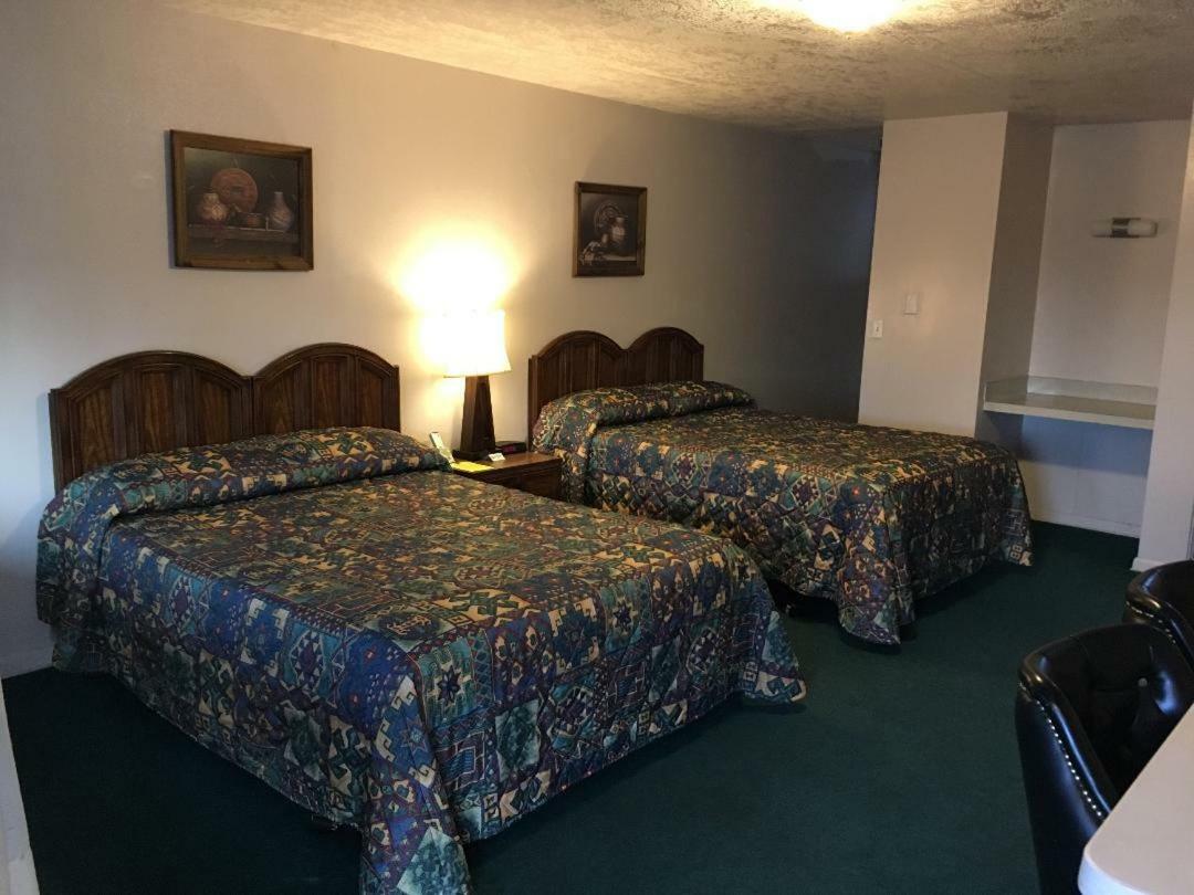 Rest Assured Inns & Suitesモントピリア エクステリア 写真