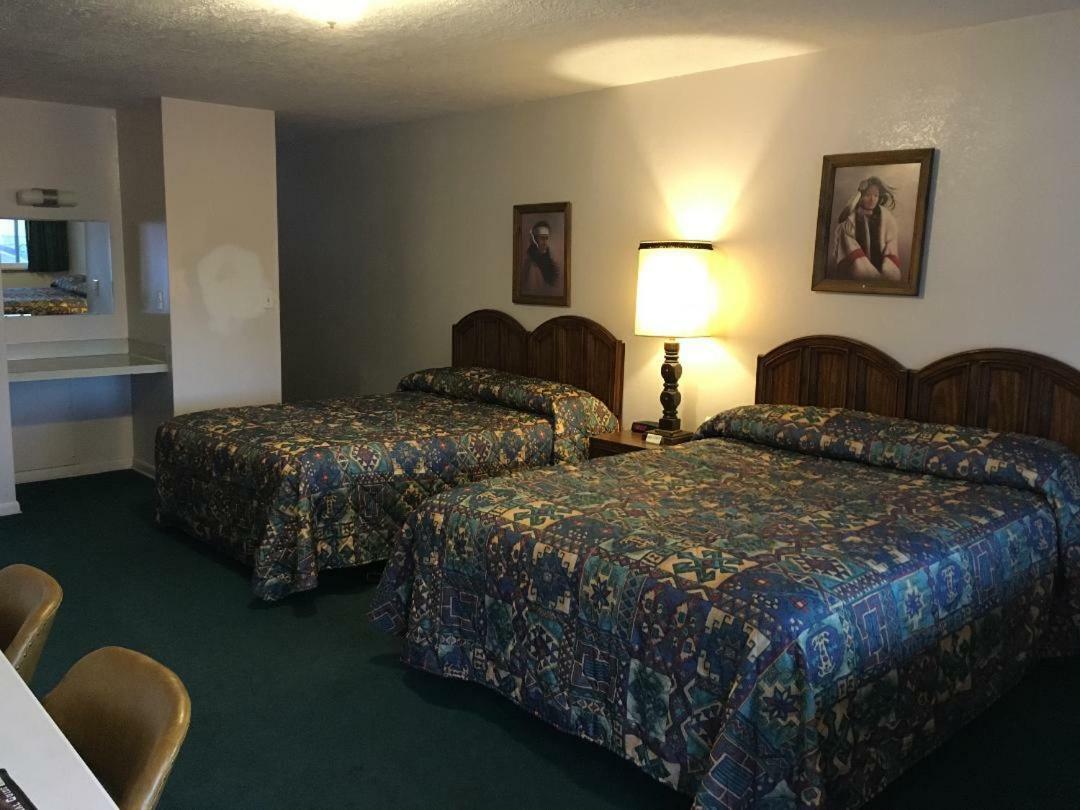 Rest Assured Inns & Suitesモントピリア エクステリア 写真