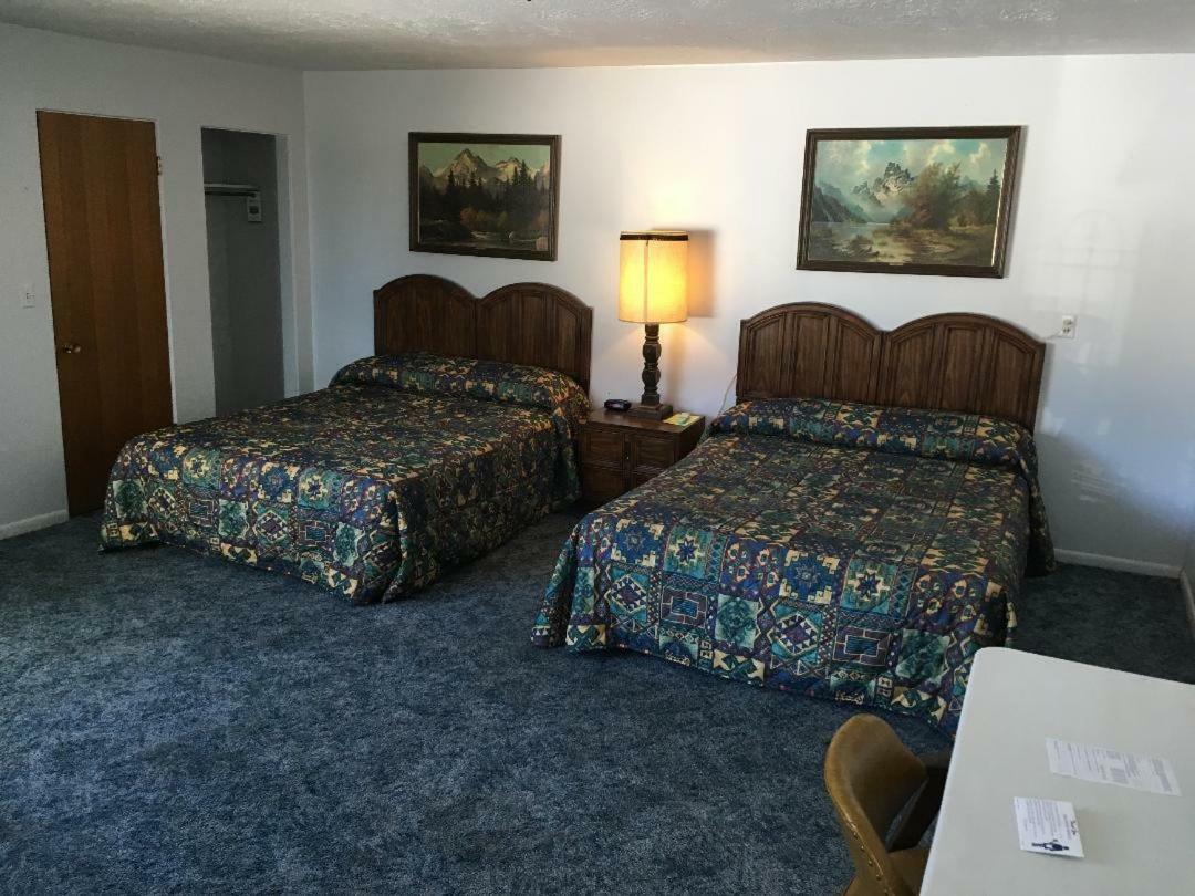 Rest Assured Inns & Suitesモントピリア エクステリア 写真