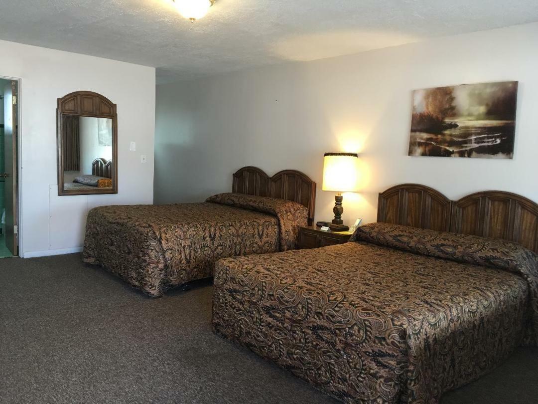 Rest Assured Inns & Suitesモントピリア エクステリア 写真